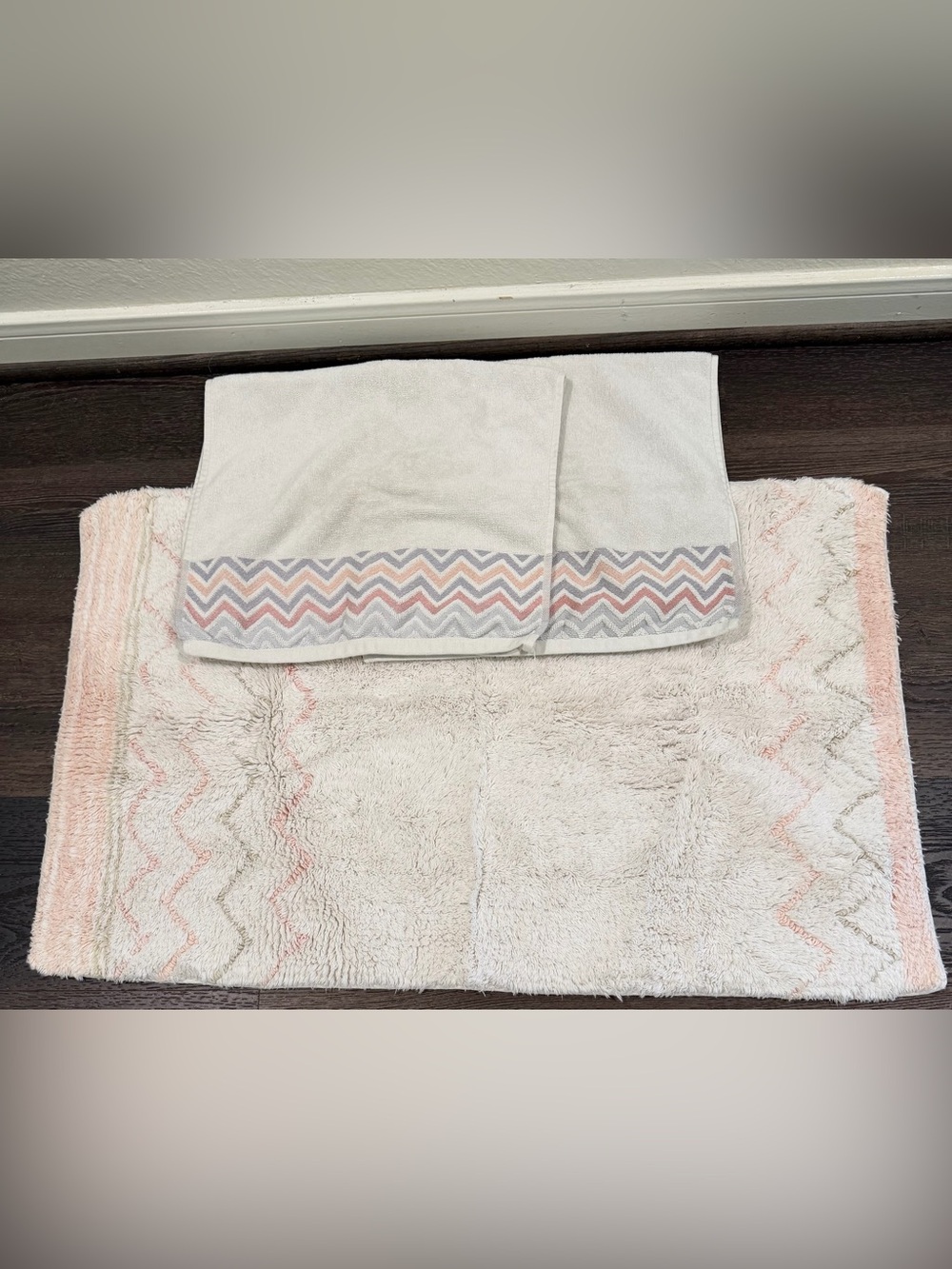 Ugg Hand Towels & Bath Mat